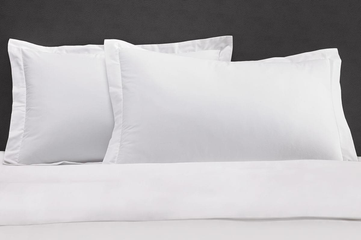 W Hotels Solid White Pillow Shams WHO 116 01 WH Xlrg 